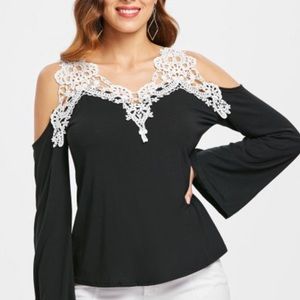 🌸. #1279-19. Woman shoulder blouse with decor